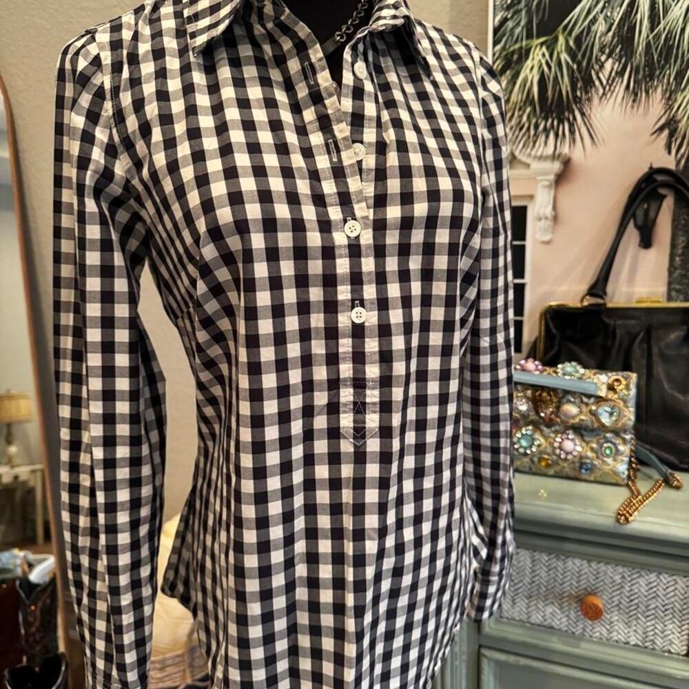 Vineyard vines black white checkered pullover shirt